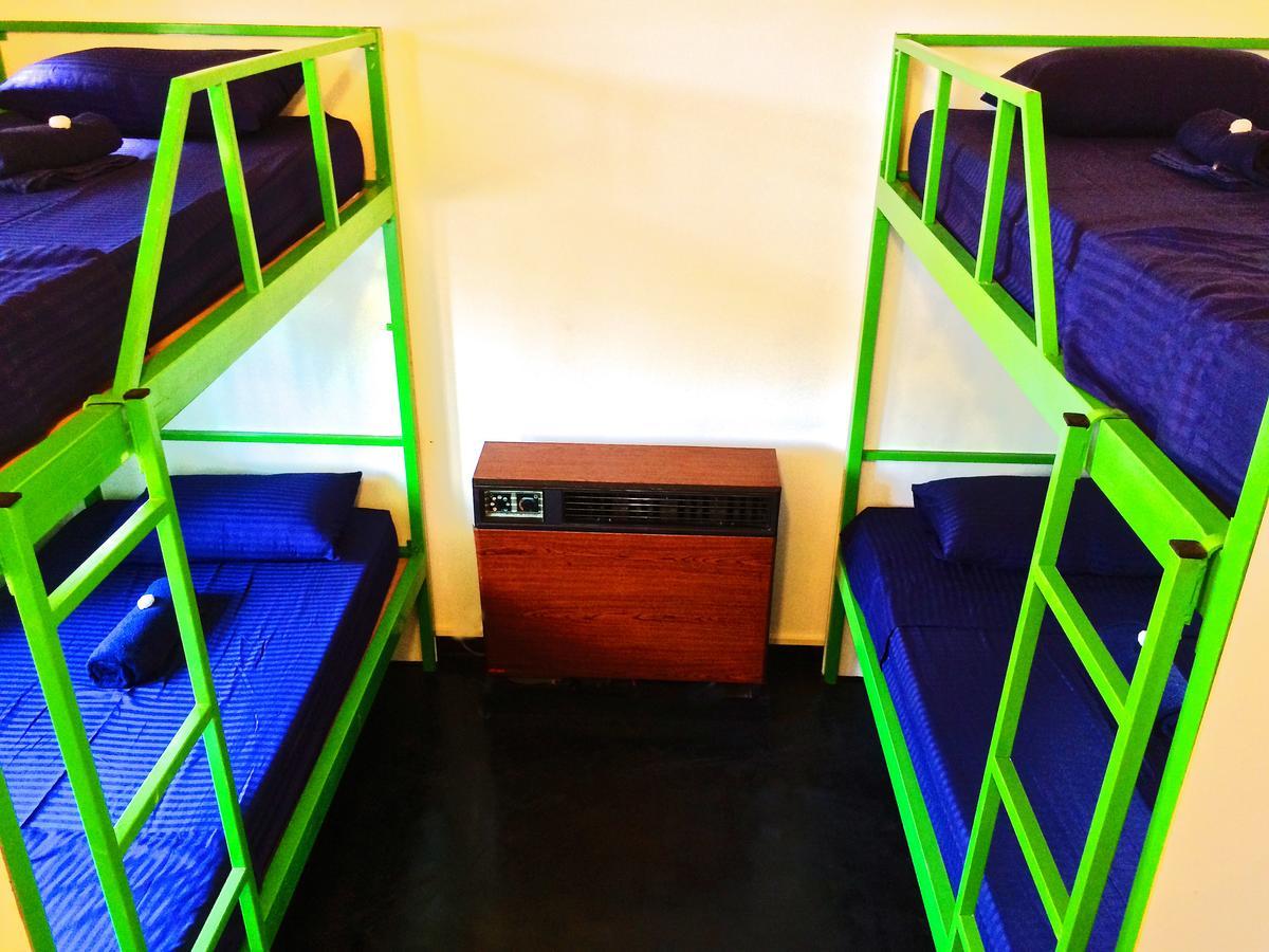 Explore Hostels Negombo Kochchikade Ngoại thất bức ảnh