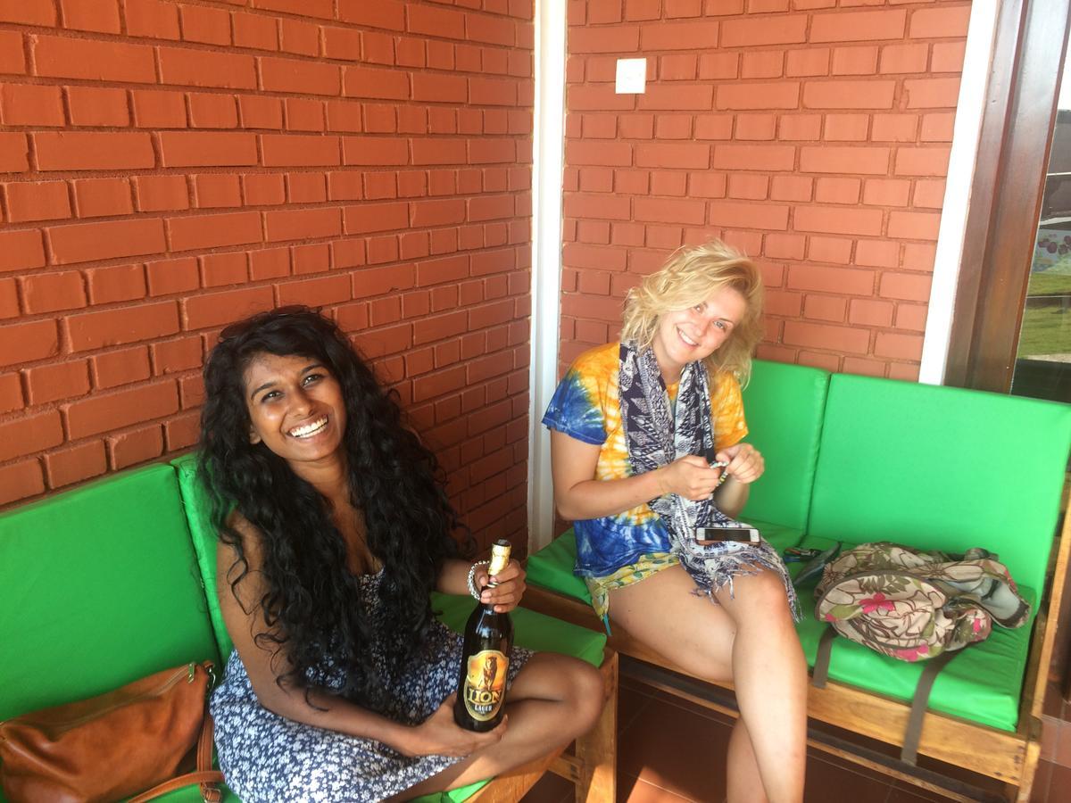 Explore Hostels Negombo Kochchikade Ngoại thất bức ảnh