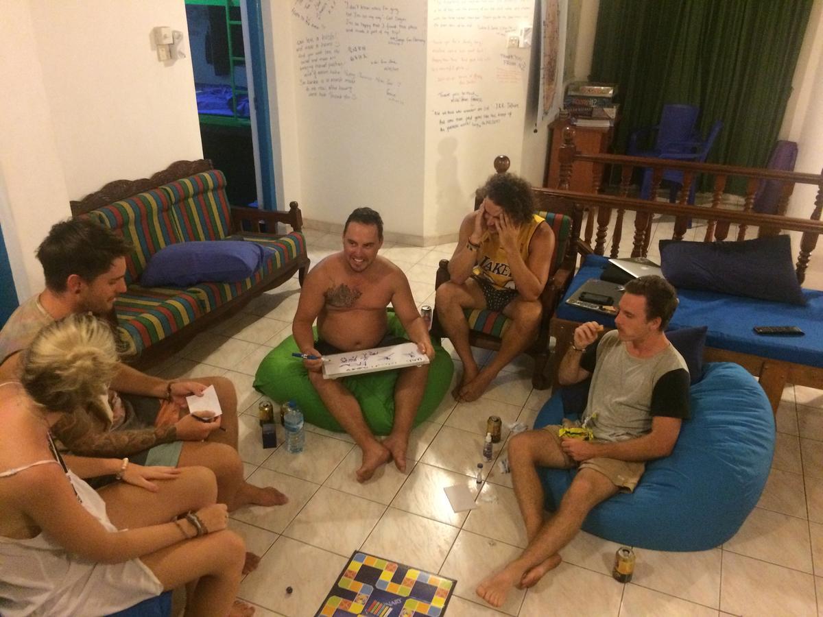 Explore Hostels Negombo Kochchikade Ngoại thất bức ảnh