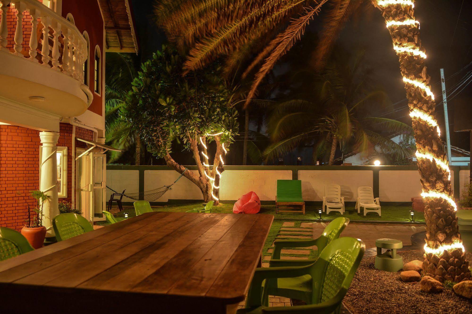 Explore Hostels Negombo Kochchikade Ngoại thất bức ảnh