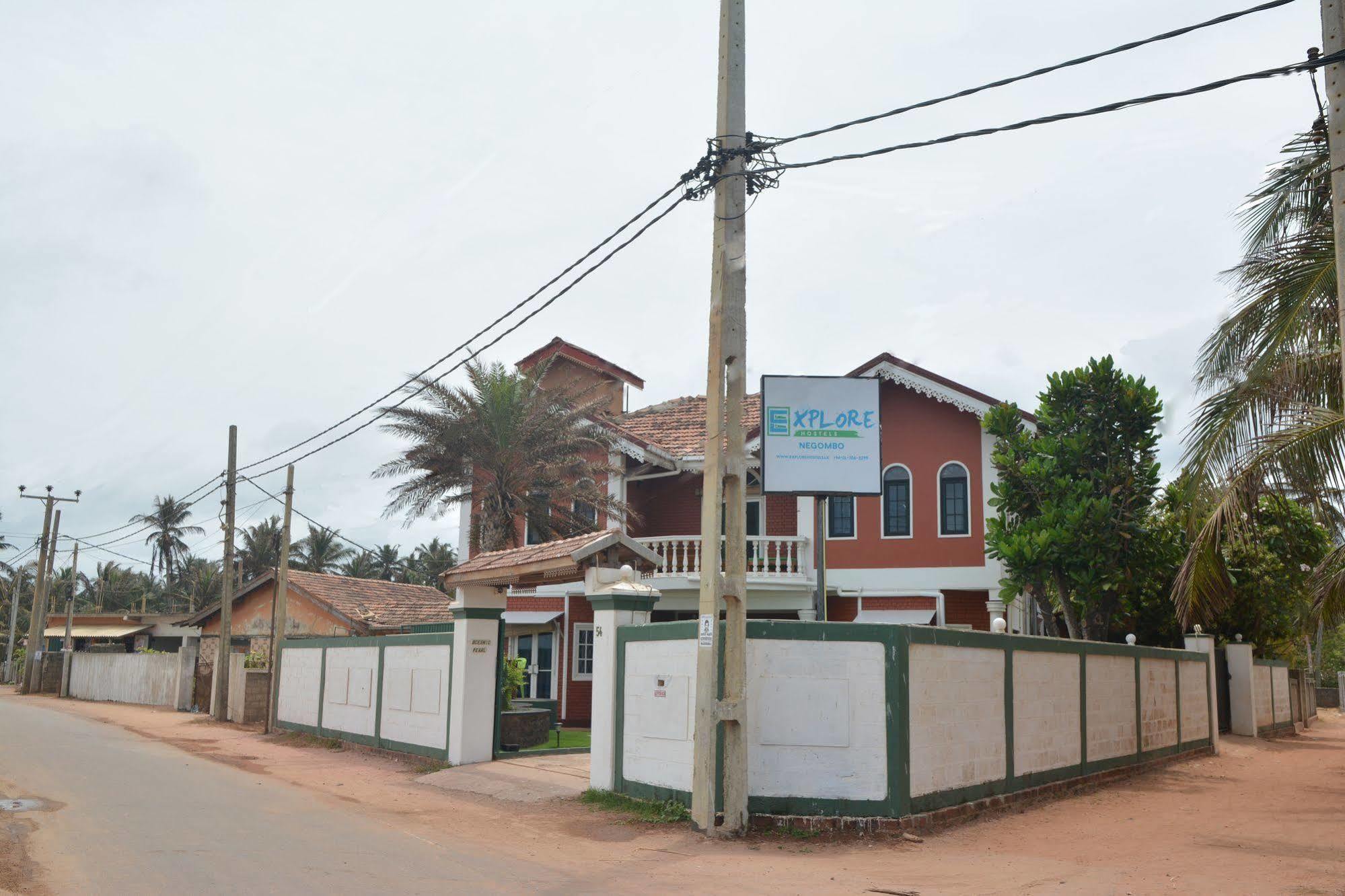 Explore Hostels Negombo Kochchikade Ngoại thất bức ảnh