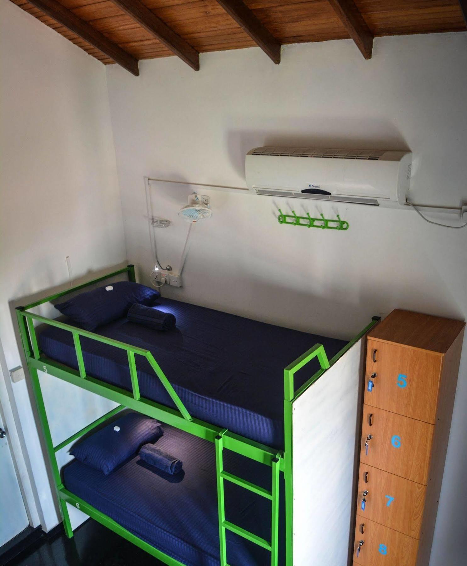 Explore Hostels Negombo Kochchikade Ngoại thất bức ảnh