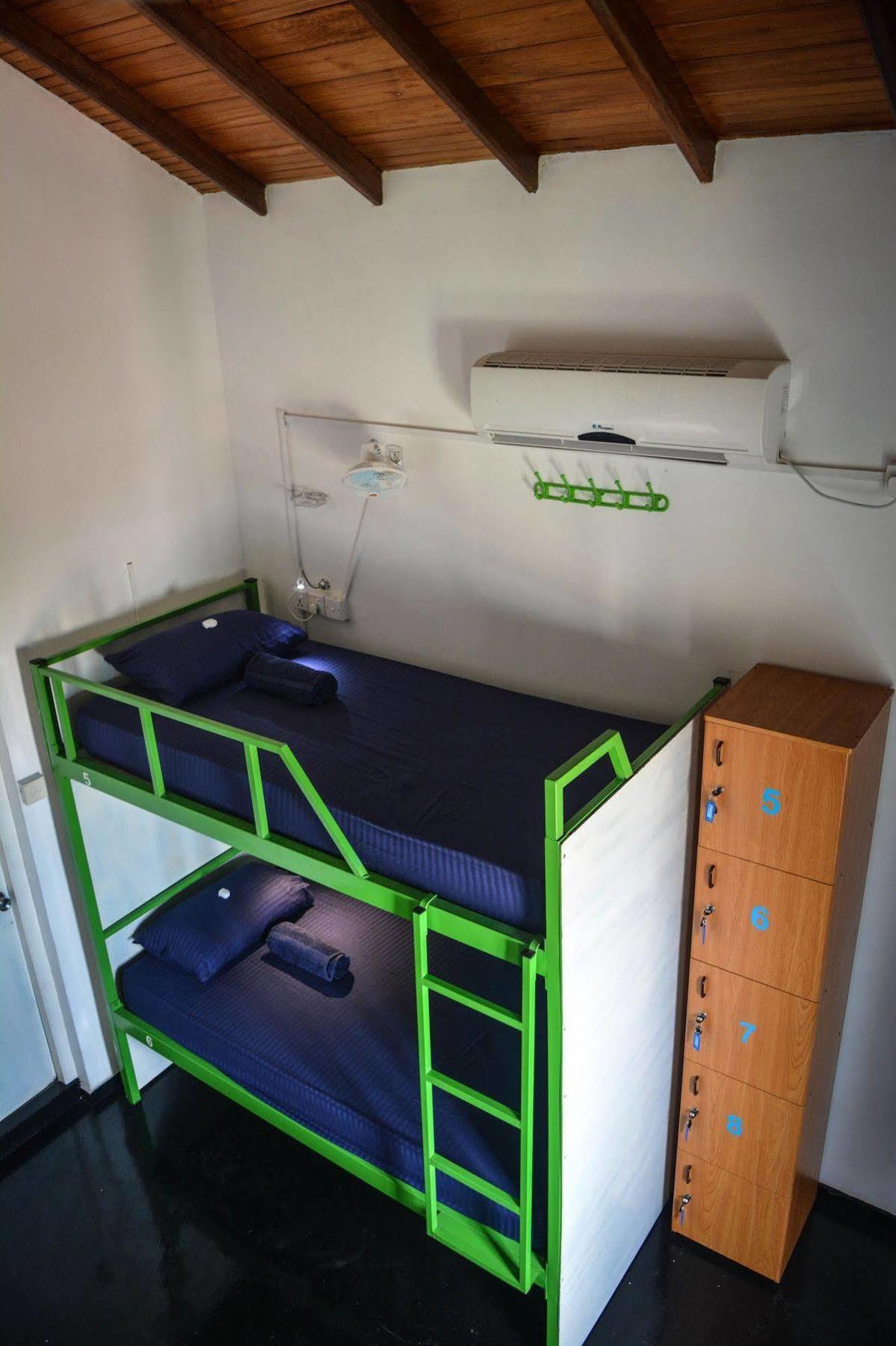 Explore Hostels Negombo Kochchikade Ngoại thất bức ảnh