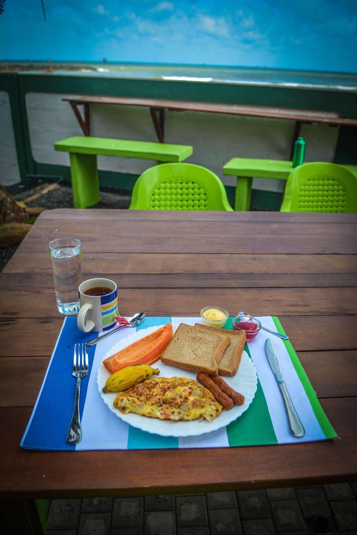 Explore Hostels Negombo Kochchikade Ngoại thất bức ảnh