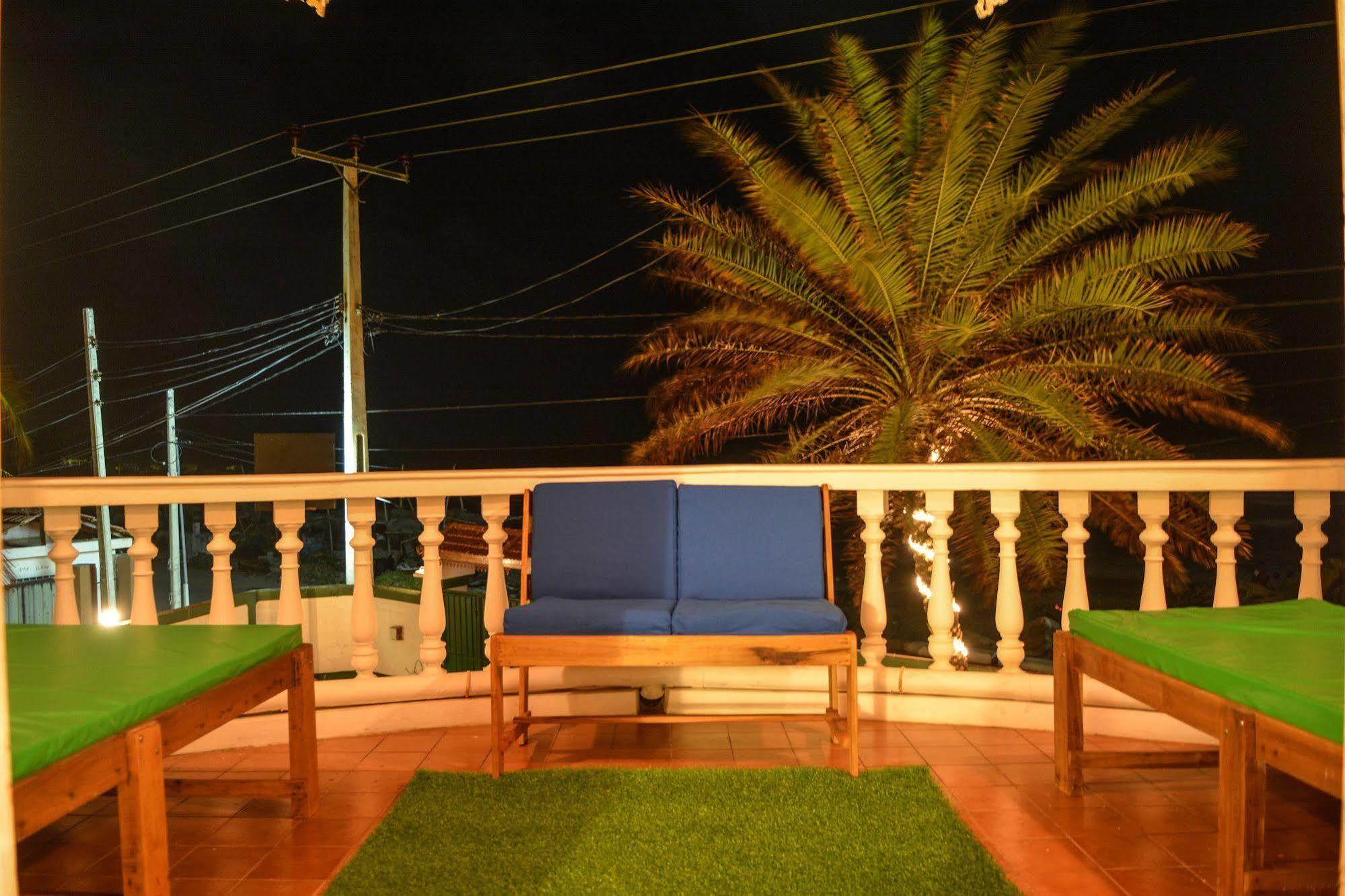 Explore Hostels Negombo Kochchikade Ngoại thất bức ảnh
