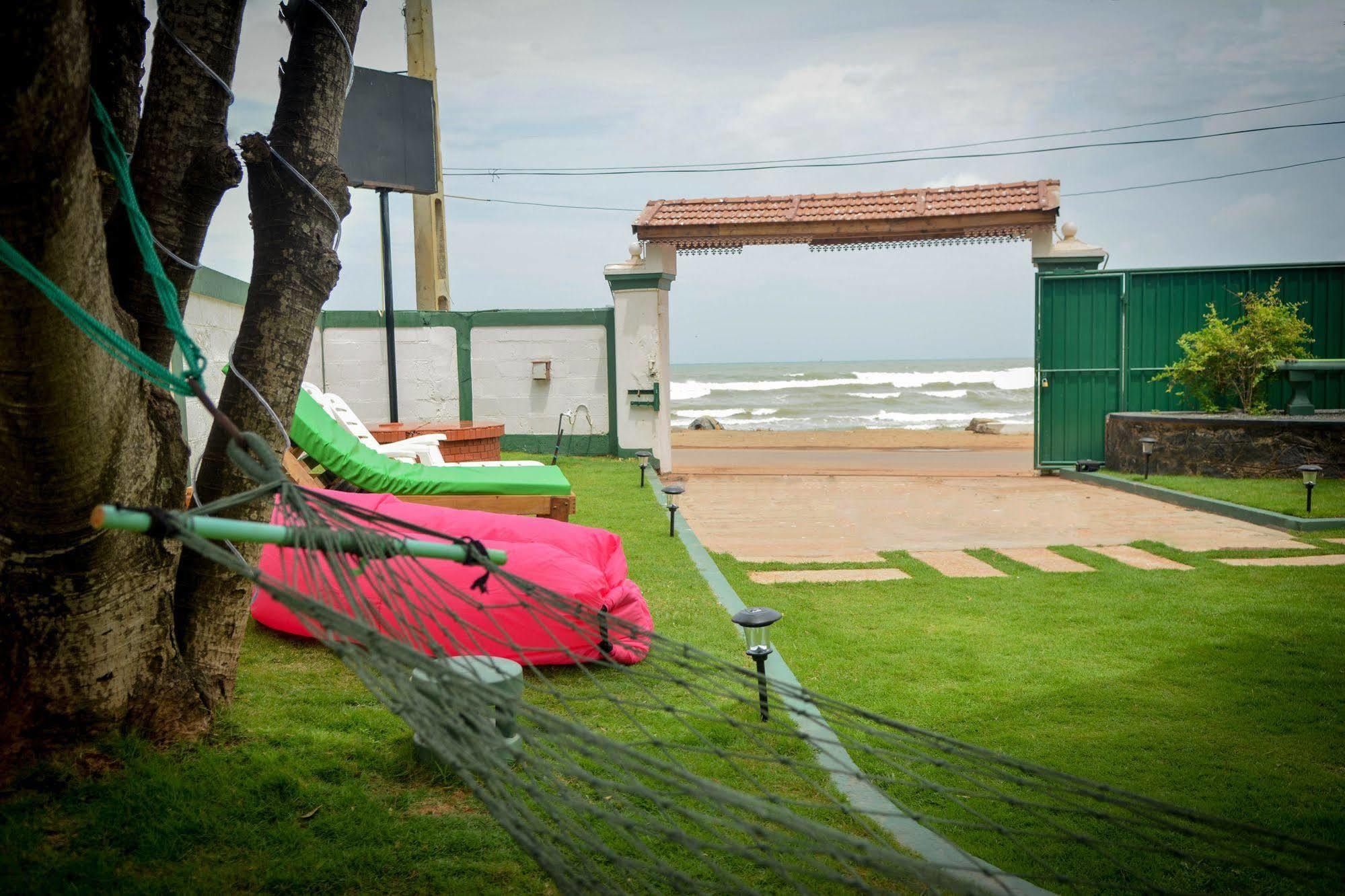 Explore Hostels Negombo Kochchikade Ngoại thất bức ảnh