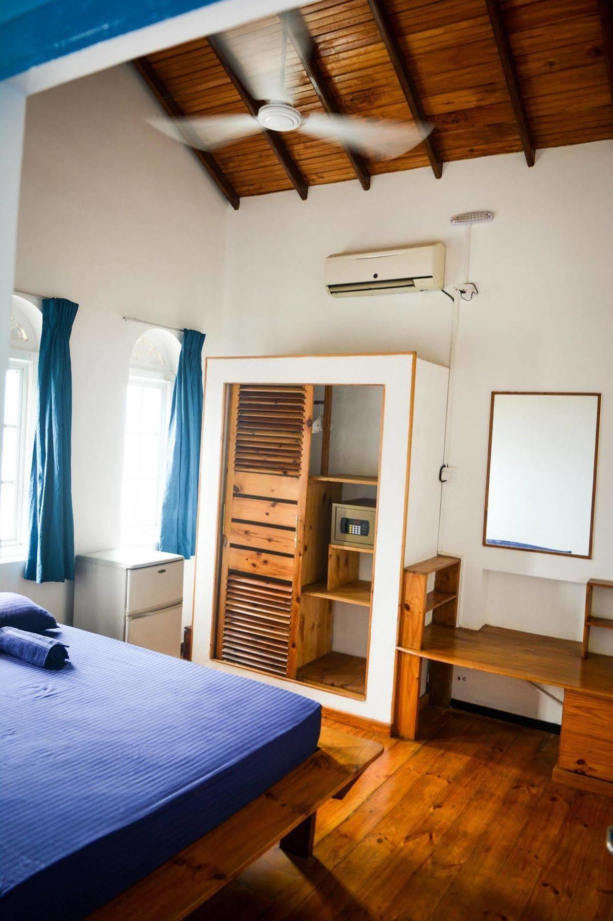 Explore Hostels Negombo Kochchikade Ngoại thất bức ảnh