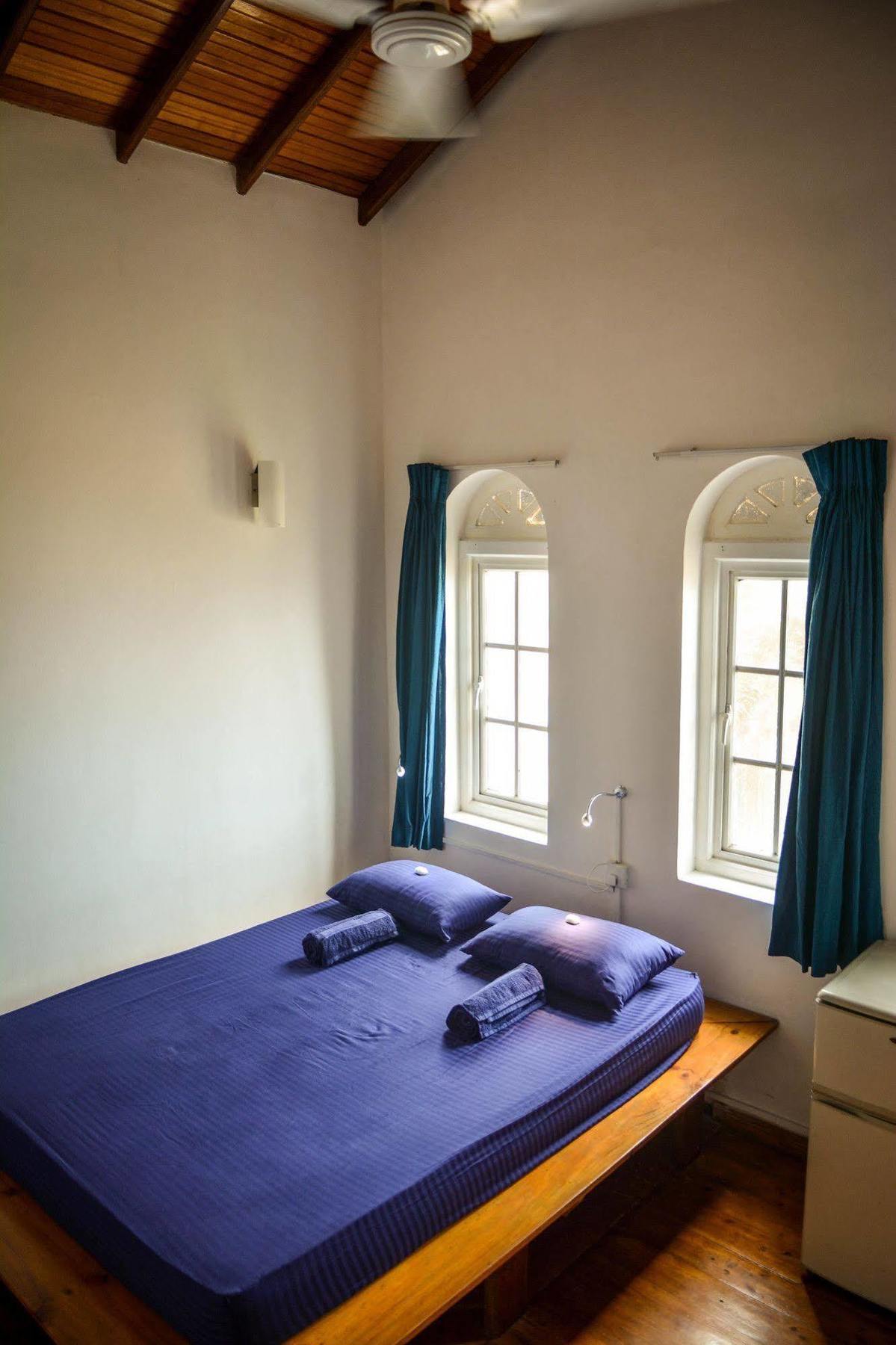 Explore Hostels Negombo Kochchikade Ngoại thất bức ảnh