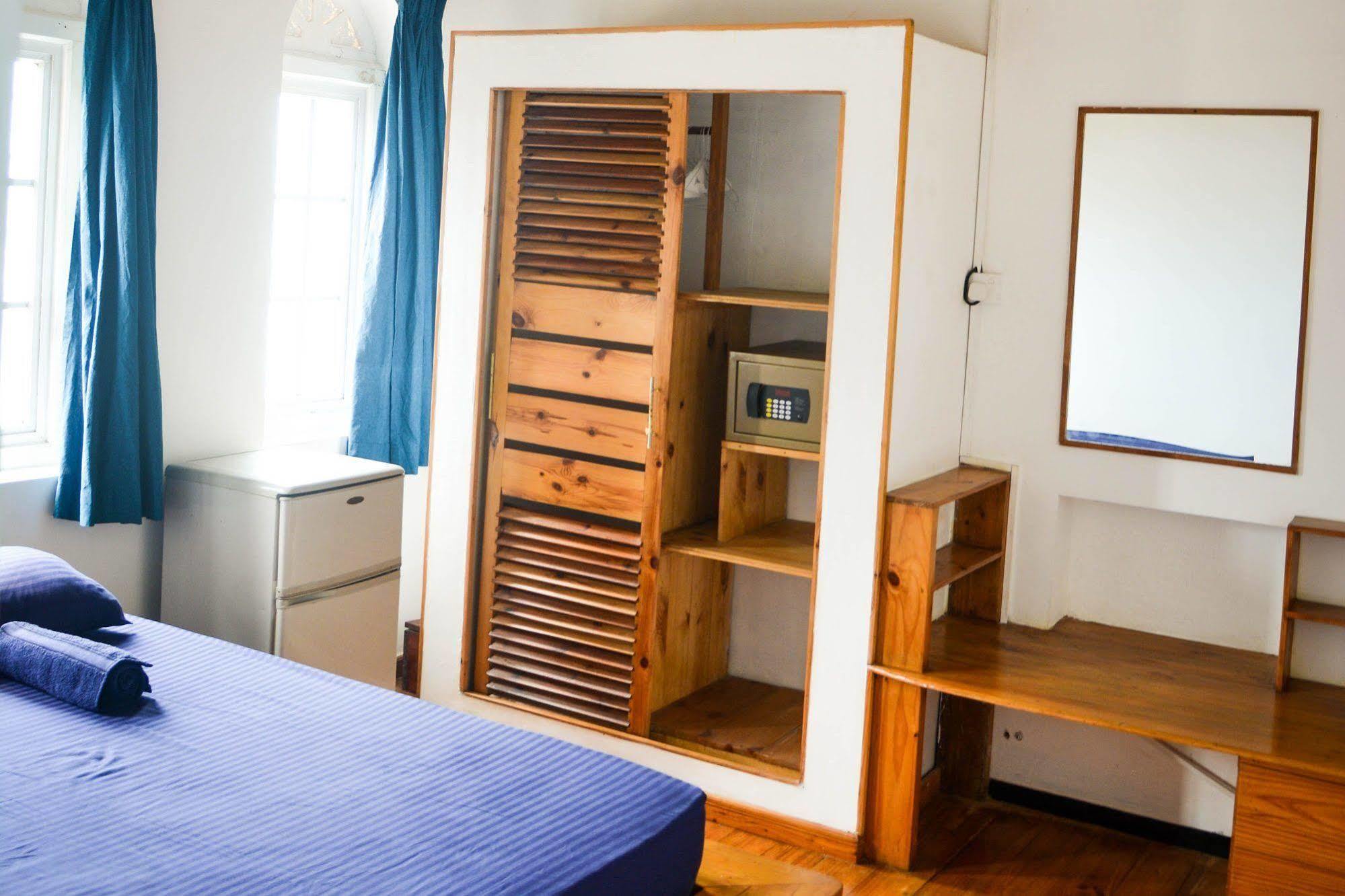 Explore Hostels Negombo Kochchikade Ngoại thất bức ảnh